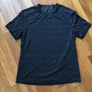 Lululemon gorgeous Men's charcoal lightweight stretch Black T-Shirt AMAZING
